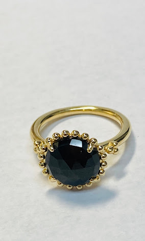 Jewelry showcase from Hands of Gold gallery image 1